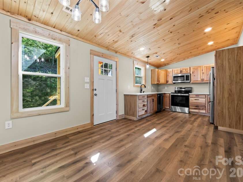 212 Brigsy Lane, Whittier, NC 28789.  MLS# CAR4391142, YatesRealty ID 451. 