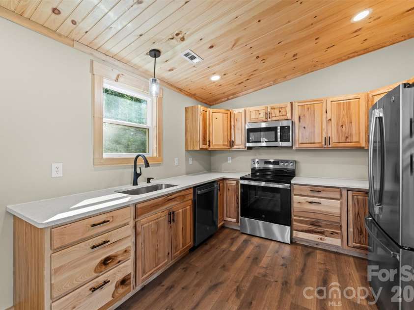 212 Brigsy Lane, Whittier, NC 28789.  MLS# CAR4391142, YatesRealty ID 451. 