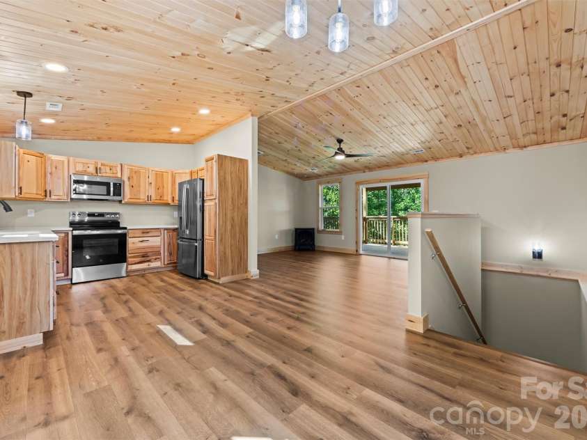 212 Brigsy Lane, Whittier, NC 28789.  MLS# CAR4391142, YatesRealty ID 451. 