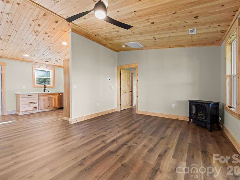 212 Brigsy Lane, Whittier, NC 28789.  MLS# CAR4391142, YatesRealty ID 451. 