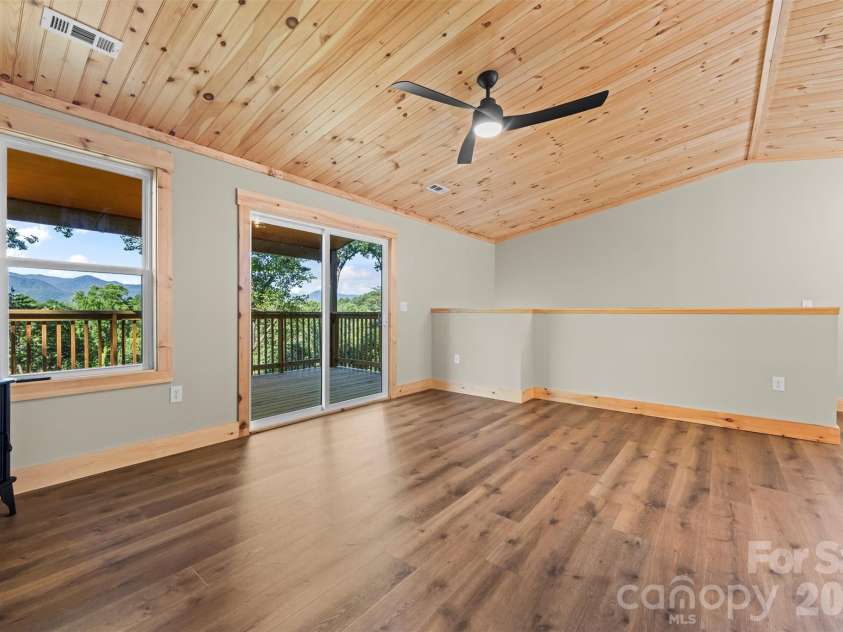 212 Brigsy Lane, Whittier, NC 28789.  MLS# CAR4391142, YatesRealty ID 451. 