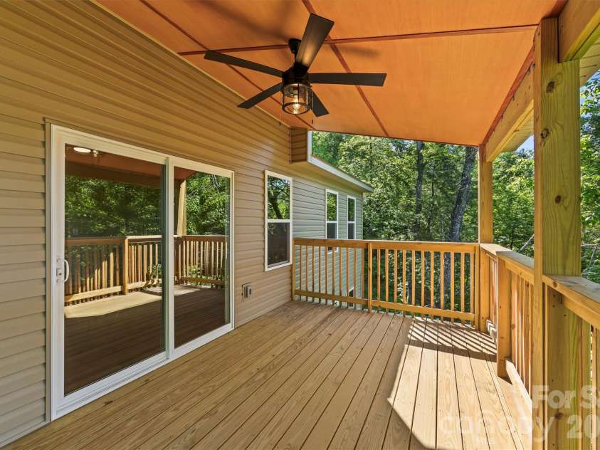 212 Brigsy Lane, Whittier, NC 28789.  MLS# CAR4391142, YatesRealty ID 451. 