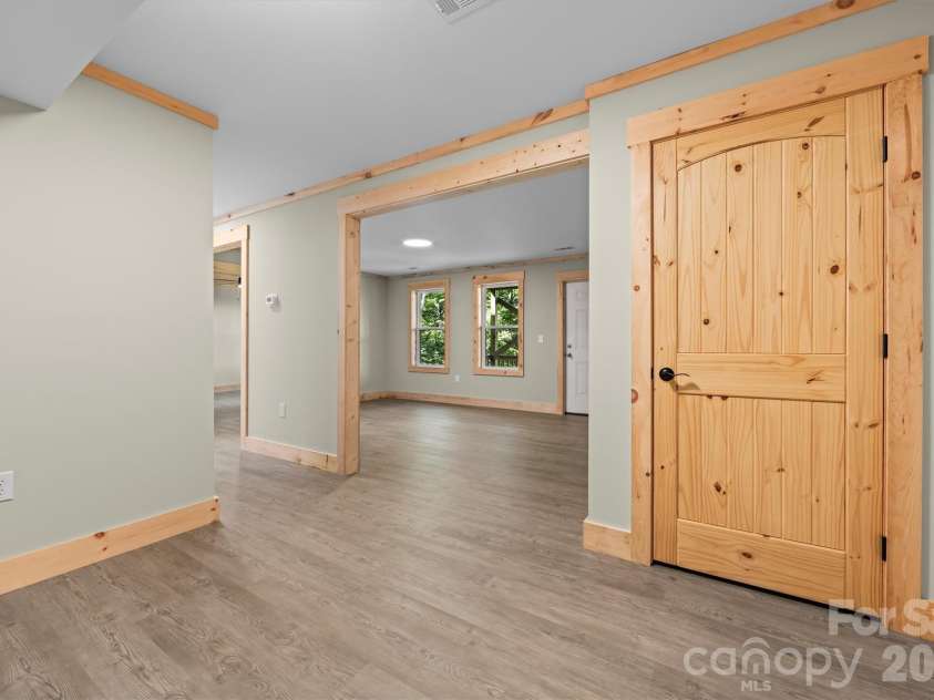 212 Brigsy Lane, Whittier, NC 28789.  MLS# CAR4391142, YatesRealty ID 451. Flex space off of family room