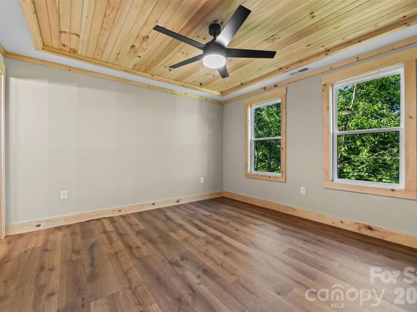 212 Brigsy Lane, Whittier, NC 28789.  MLS# CAR4391142, YatesRealty ID 451. Primary Bedroom