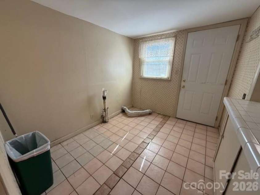 2041 Clyde Street, Dallas, NC 28034.  MLS# CAR4346184, YatesRealty ID 4510. 