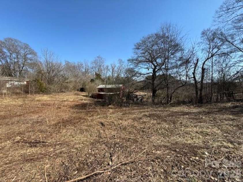 2041 Clyde Street, Dallas, NC 28034.  MLS# CAR4346184, YatesRealty ID 4510. 