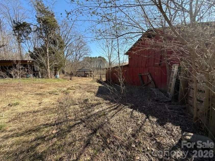 2041 Clyde Street, Dallas, NC 28034.  MLS# CAR4346184, YatesRealty ID 4510. 