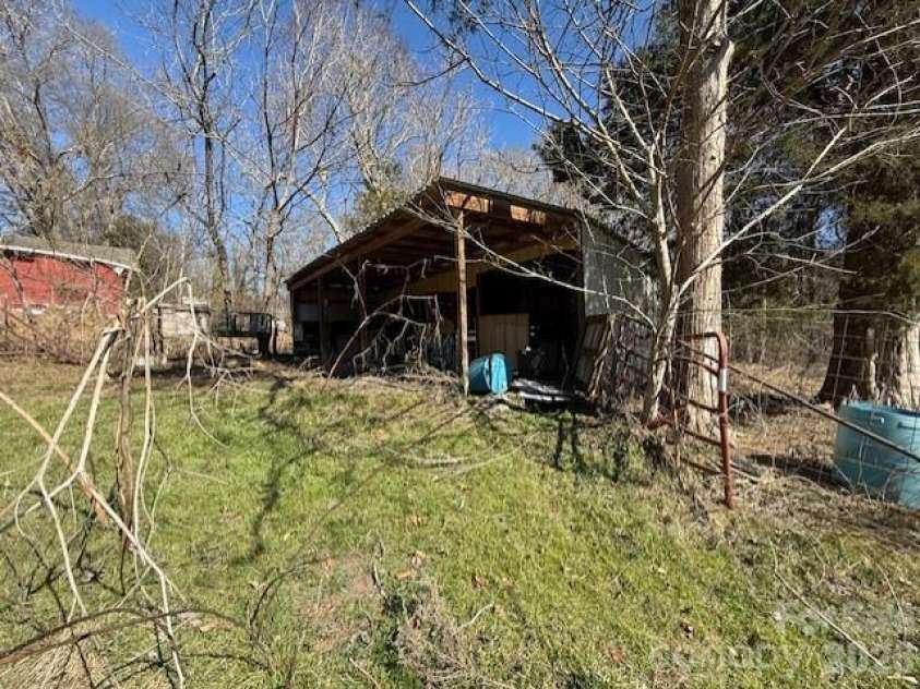 2041 Clyde Street, Dallas, NC 28034.  MLS# CAR4346184, YatesRealty ID 4510. 