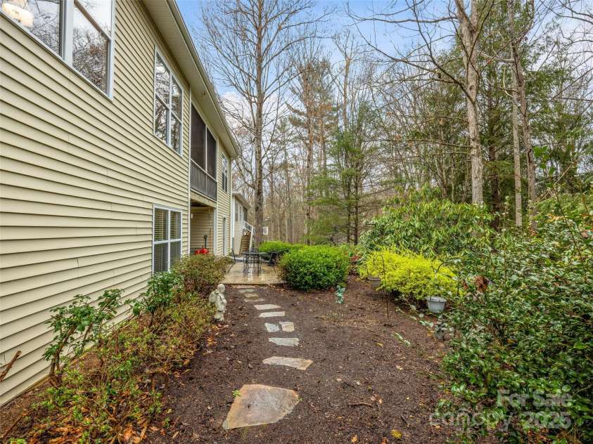 212 Eagle Chase Lane, Etowah, NC 28729.  MLS# CAR4230667, YatesRealty ID 4510. 