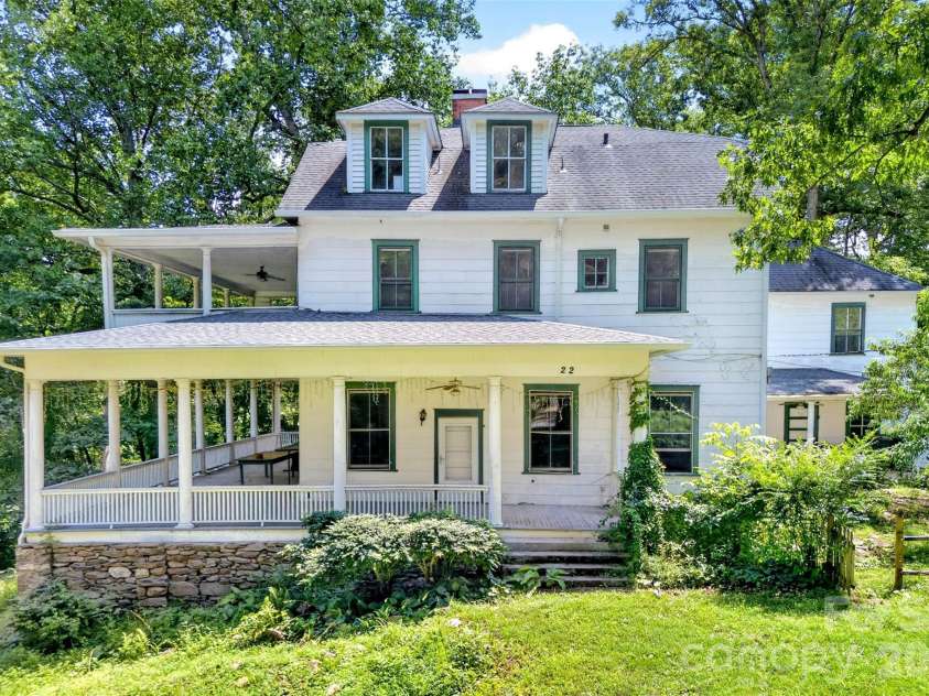 22 Woodbend Lane, Black Mountain, NC 28711.  MLS# CAR4415693, YatesRealty ID 45101. 