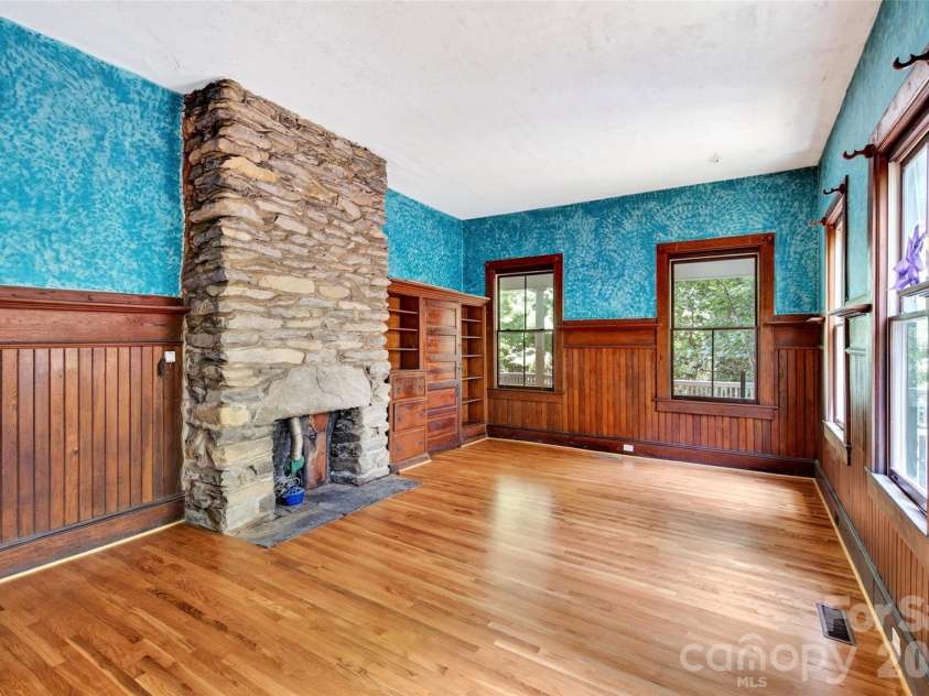 22 Woodbend Lane, Black Mountain, NC 28711.  MLS# CAR4415693, YatesRealty ID 45101. 