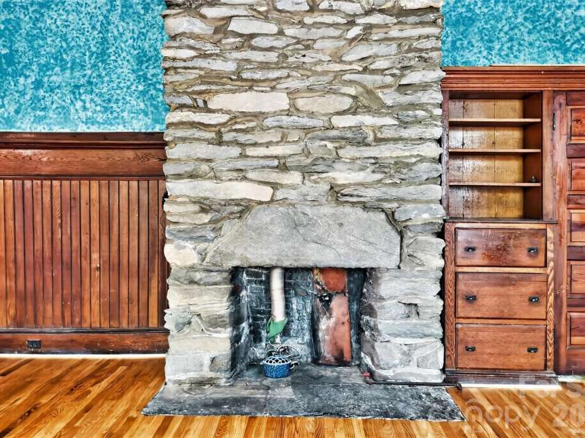22 Woodbend Lane, Black Mountain, NC 28711.  MLS# CAR4415693, YatesRealty ID 45101. 