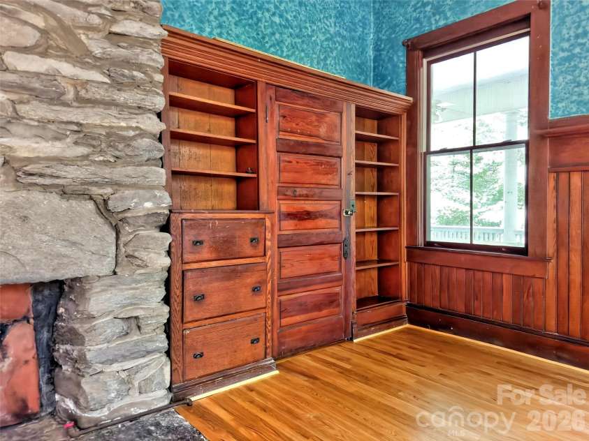 22 Woodbend Lane, Black Mountain, NC 28711.  MLS# CAR4415693, YatesRealty ID 45101. 