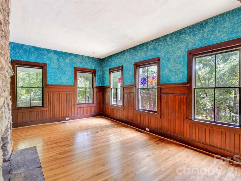 22 Woodbend Lane, Black Mountain, NC 28711.  MLS# CAR4415693, YatesRealty ID 45101. 