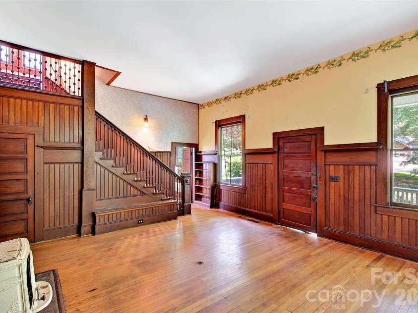 22 Woodbend Lane, Black Mountain, NC 28711.  MLS# CAR4415693, YatesRealty ID 45101. 