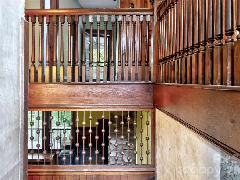 22 Woodbend Lane, Black Mountain, NC 28711.  MLS# CAR4415693, YatesRealty ID 45101. 
