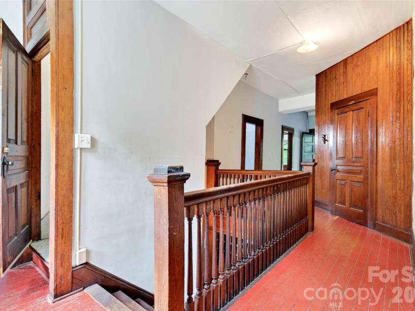 22 Woodbend Lane, Black Mountain, NC 28711.  MLS# CAR4415693, YatesRealty ID 45101. 
