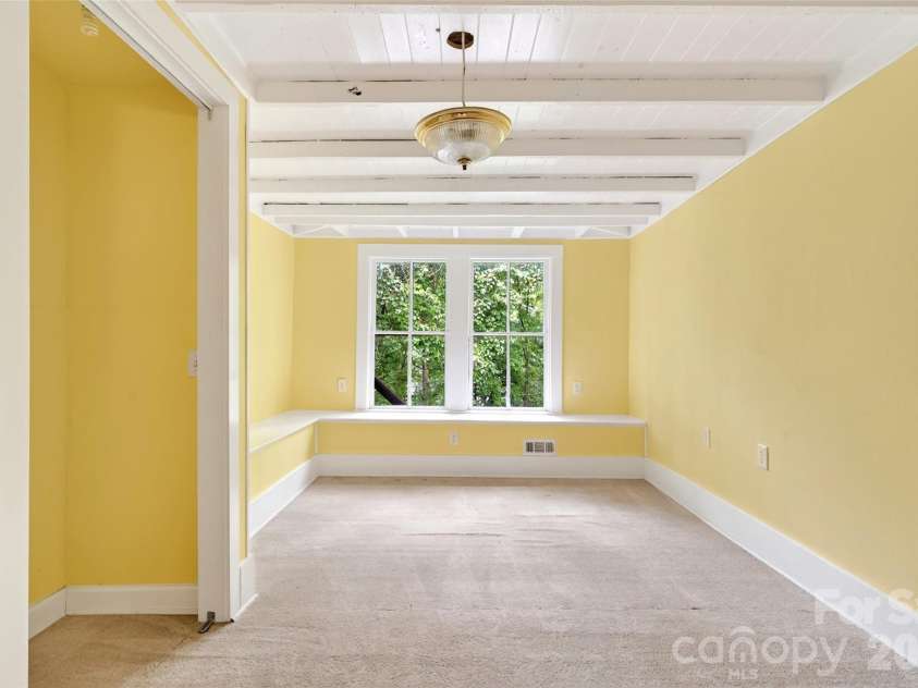 22 Woodbend Lane, Black Mountain, NC 28711.  MLS# CAR4415693, YatesRealty ID 45101. 