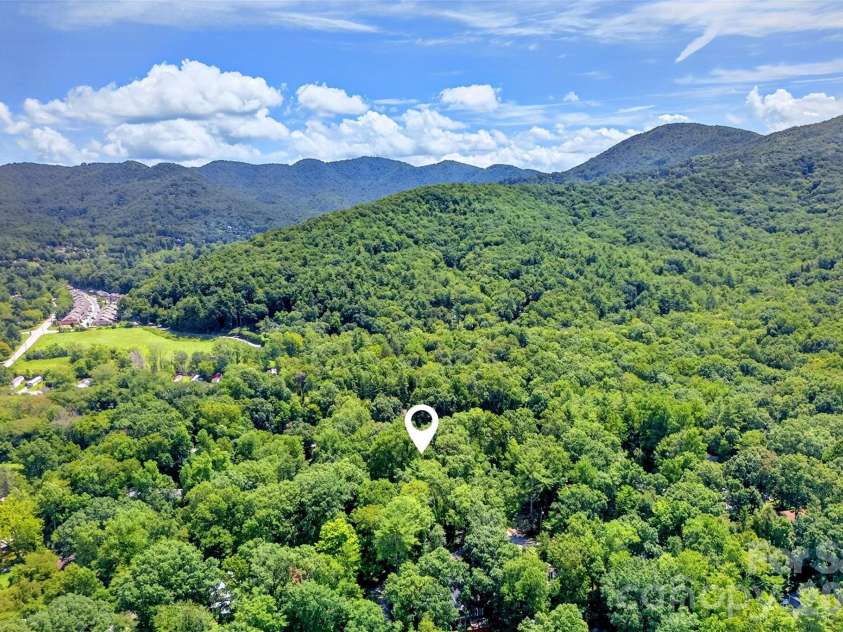 22 Woodbend Lane, Black Mountain, NC 28711.  MLS# CAR4415693, YatesRealty ID 45101. 