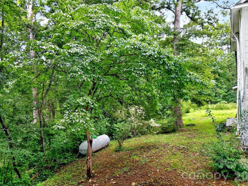 22 Woodbend Lane, Black Mountain, NC 28711.  MLS# CAR4415693, YatesRealty ID 45101. 