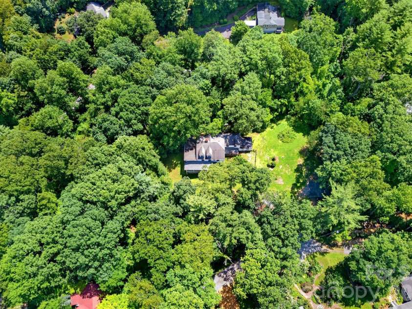 22 Woodbend Lane, Black Mountain, NC 28711.  MLS# CAR4415693, YatesRealty ID 45101. 