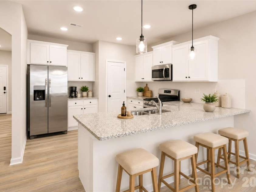 8912 Sawyer Run Court, Charlotte, NC 28215.  MLS# CAR4413507, YatesRealty ID 45103. Kitchen