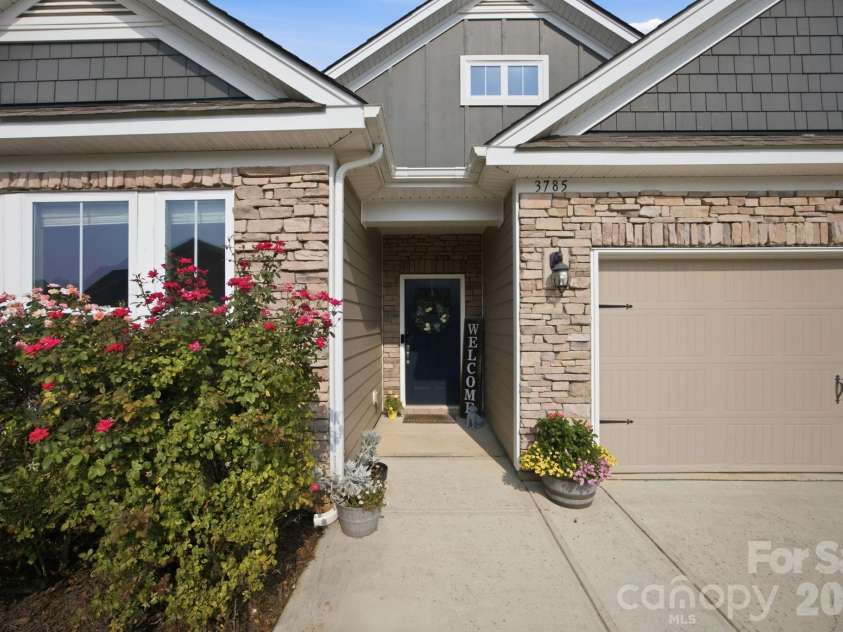 3785 Summer Haven Drive, Sherrills Ford, NC 28673.  MLS# CAR4408937, YatesRealty ID 45104. 