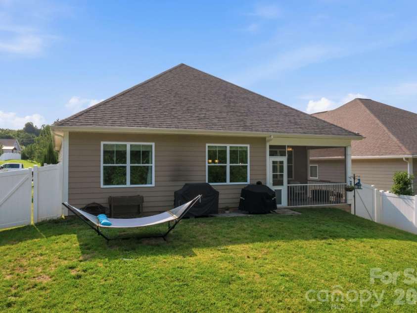 3785 Summer Haven Drive, Sherrills Ford, NC 28673.  MLS# CAR4408937, YatesRealty ID 45104. 