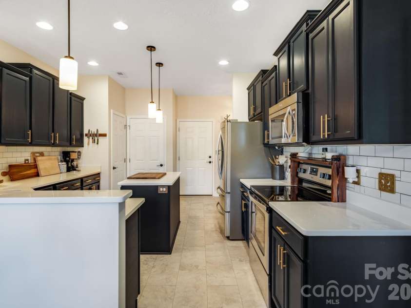 78 Bear Creek Hills Drive, Leicester, NC 28748.  MLS# CAR4409493, YatesRealty ID 45106. 