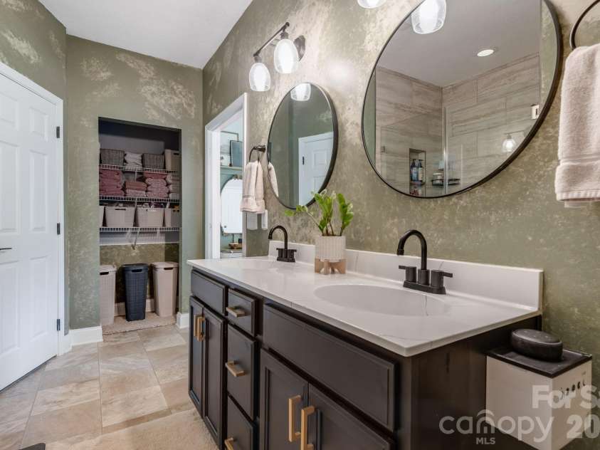 78 Bear Creek Hills Drive, Leicester, NC 28748.  MLS# CAR4409493, YatesRealty ID 45106. 
