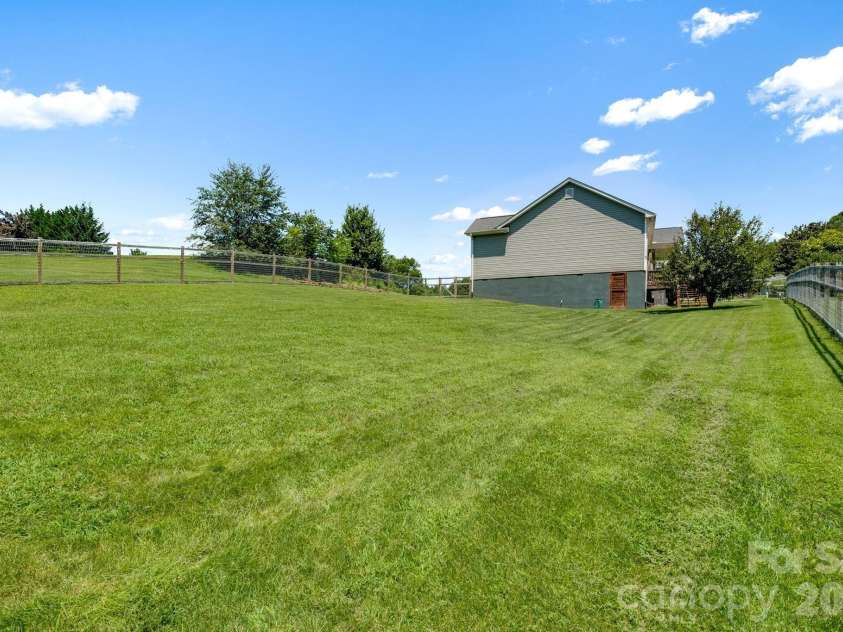 78 Bear Creek Hills Drive, Leicester, NC 28748.  MLS# CAR4409493, YatesRealty ID 45106. 