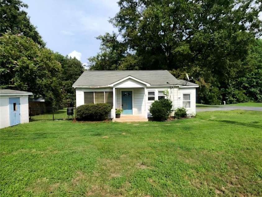202 Oak Street, Stanfield, NC 28163.  MLS# CAR4413574, YatesRealty ID 45108. 