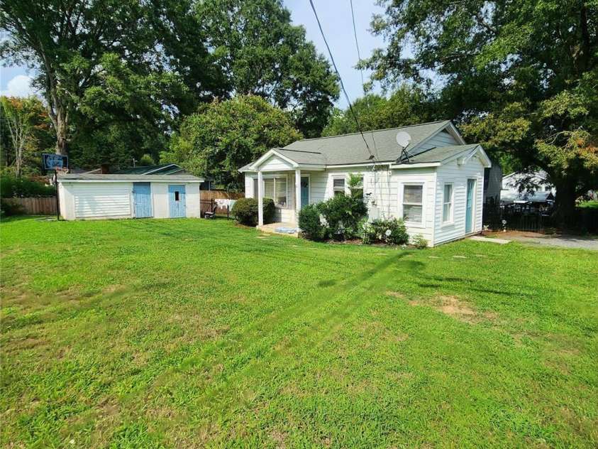 202 Oak Street, Stanfield, NC 28163.  MLS# CAR4413574, YatesRealty ID 45108. 