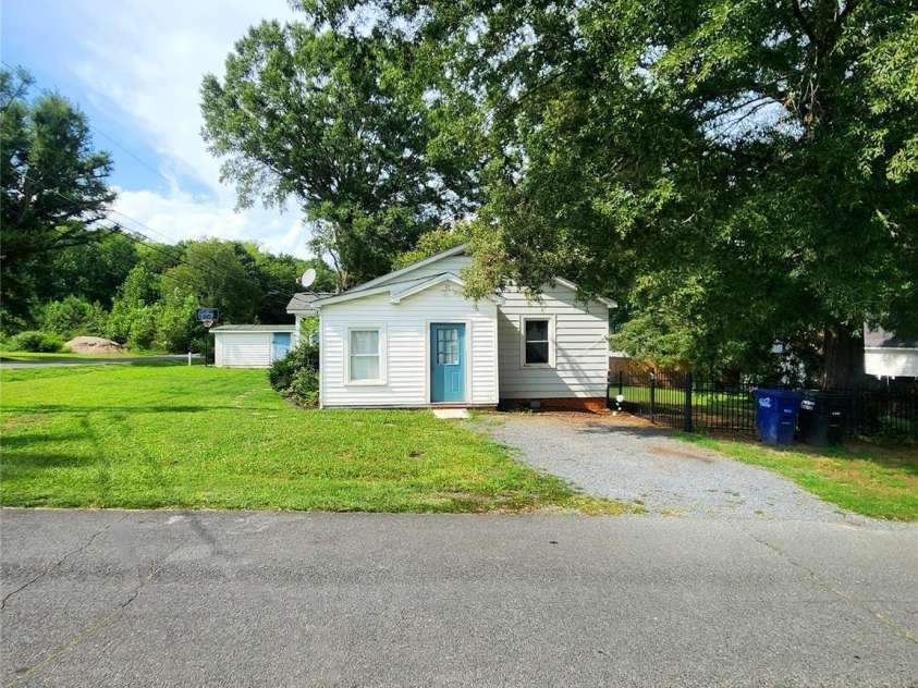 202 Oak Street, Stanfield, NC 28163.  MLS# CAR4413574, YatesRealty ID 45108. 