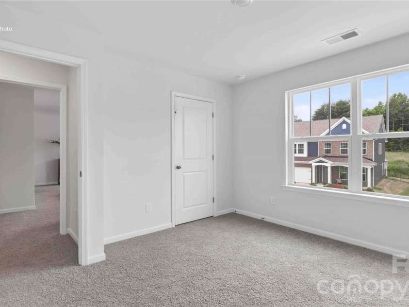 636 17th Avenue Drive, Hickory, NC 28601.  MLS# CAR4415806, YatesRealty ID 45109. 