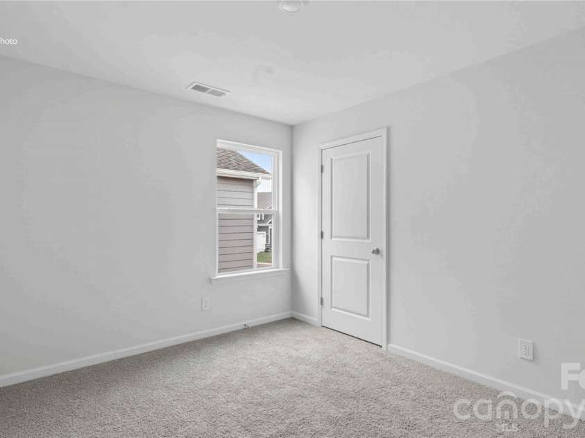 636 17th Avenue Drive, Hickory, NC 28601.  MLS# CAR4415806, YatesRealty ID 45109. 