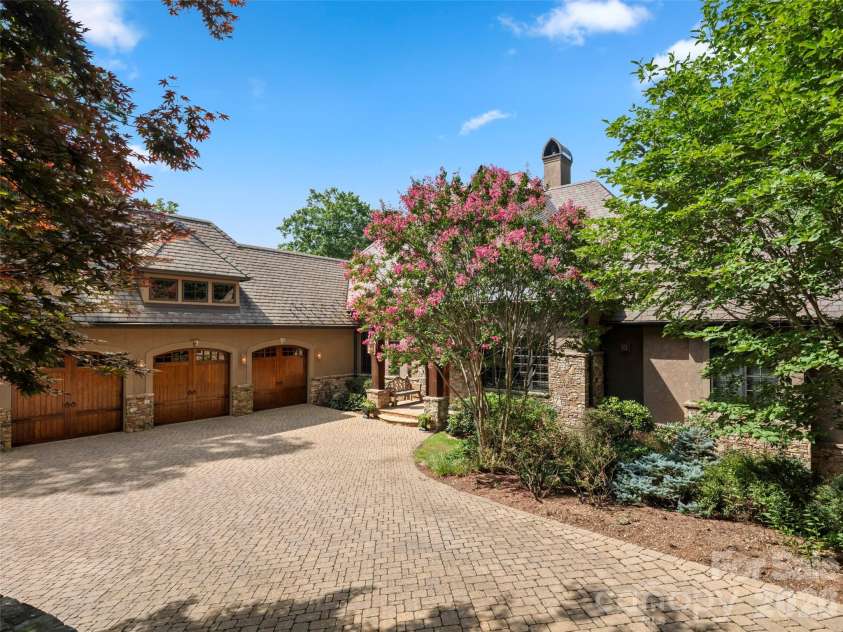 1812 Bella Vista Court, Arden, NC 28704.  MLS# CAR4408416, YatesRealty ID 45113. 