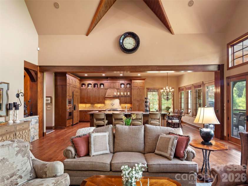 1812 Bella Vista Court, Arden, NC 28704.  MLS# CAR4408416, YatesRealty ID 45113. 