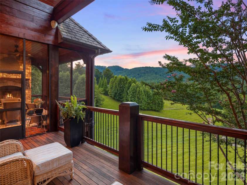 1812 Bella Vista Court, Arden, NC 28704.  MLS# CAR4408416, YatesRealty ID 45113. 