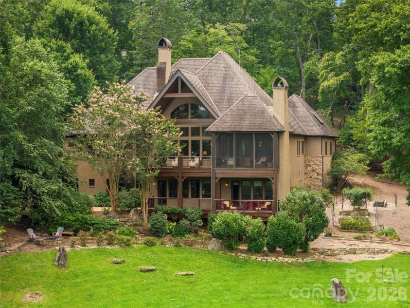 1812 Bella Vista Court, Arden, NC 28704.  MLS# CAR4408416, YatesRealty ID 45113. 