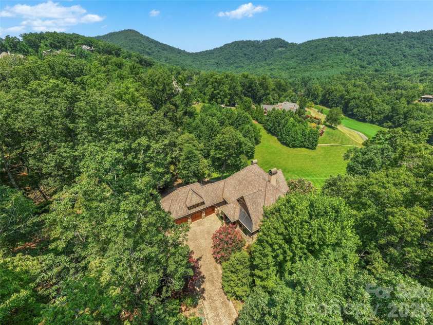 1812 Bella Vista Court, Arden, NC 28704.  MLS# CAR4408416, YatesRealty ID 45113. 