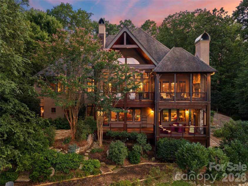 1812 Bella Vista Court, Arden, NC 28704.  MLS# CAR4408416, YatesRealty ID 45113. 