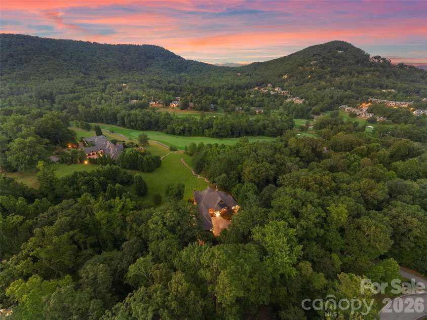 1812 Bella Vista Court, Arden, NC 28704.  MLS# CAR4408416, YatesRealty ID 45113. 