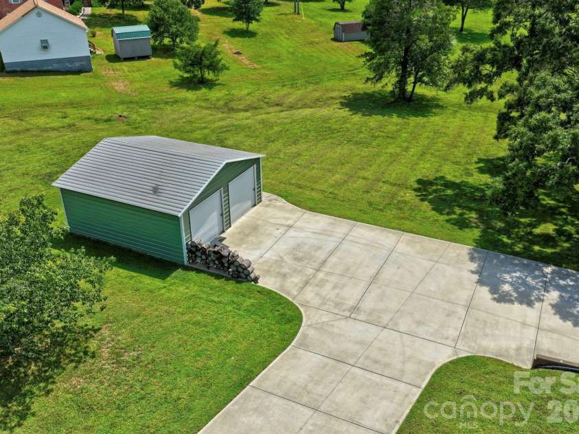 7220 Pharr Mill Road, Harrisburg, NC 28075.  MLS# CAR4415301, YatesRealty ID 45114. Workshop