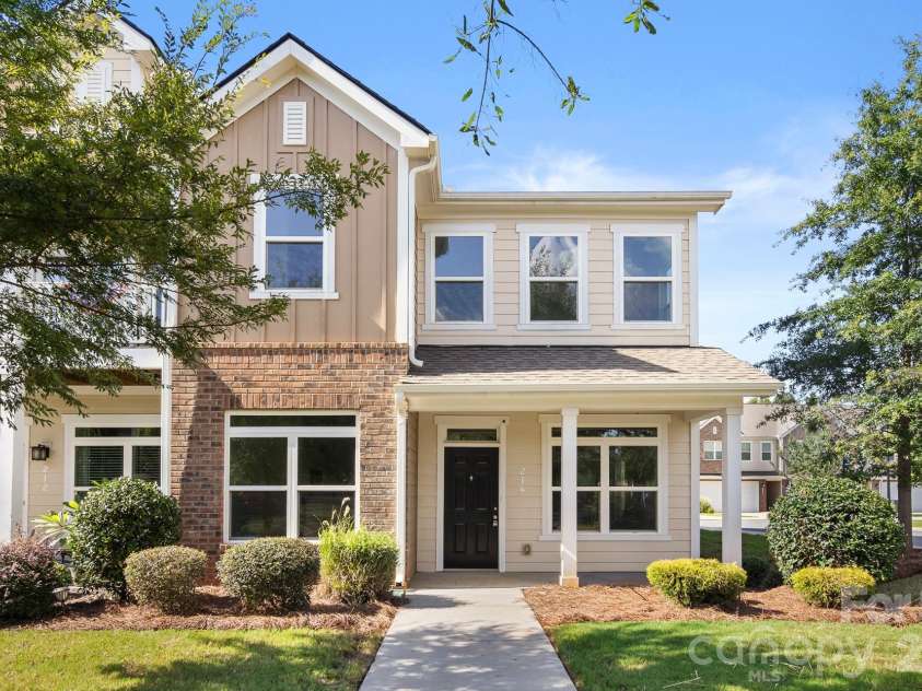 214 Overstone Court, Fort Mill, SC 29715.  MLS# CAR4413937, YatesRealty ID 45115. 