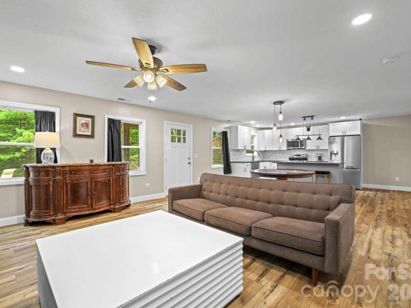 431 Judds Trail, Franklin, NC 28734.  MLS# CAR4415759, YatesRealty ID 45116. 