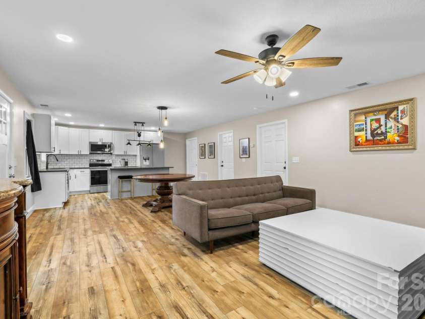 431 Judds Trail, Franklin, NC 28734.  MLS# CAR4415759, YatesRealty ID 45116. 
