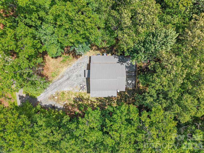 431 Judds Trail, Franklin, NC 28734.  MLS# CAR4415759, YatesRealty ID 45116. 