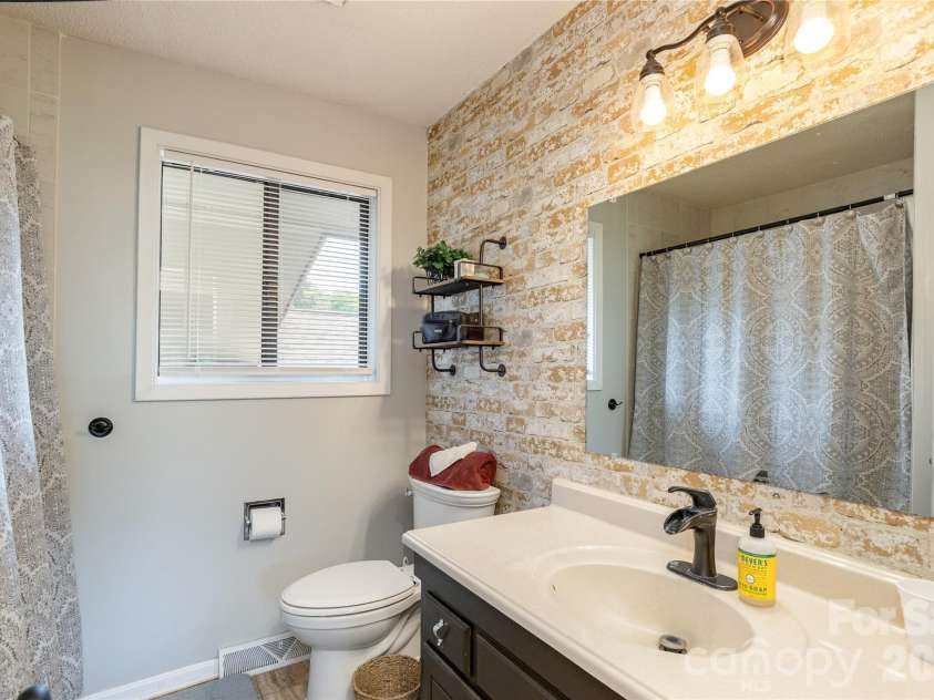 175 Glen Cannon Point, Pisgah Forest, NC 28768.  MLS# CAR4413697, YatesRealty ID 45117. 