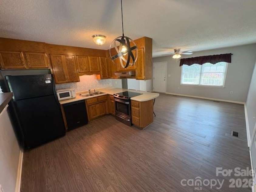 101 APPLE HILL Drive, Shelby, NC 28152.  MLS# CAR4415792, YatesRealty ID 45118. 